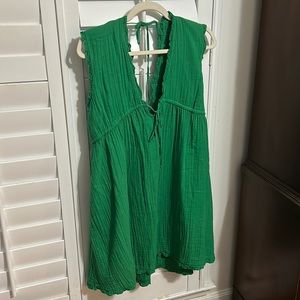 Green Plung neck dress